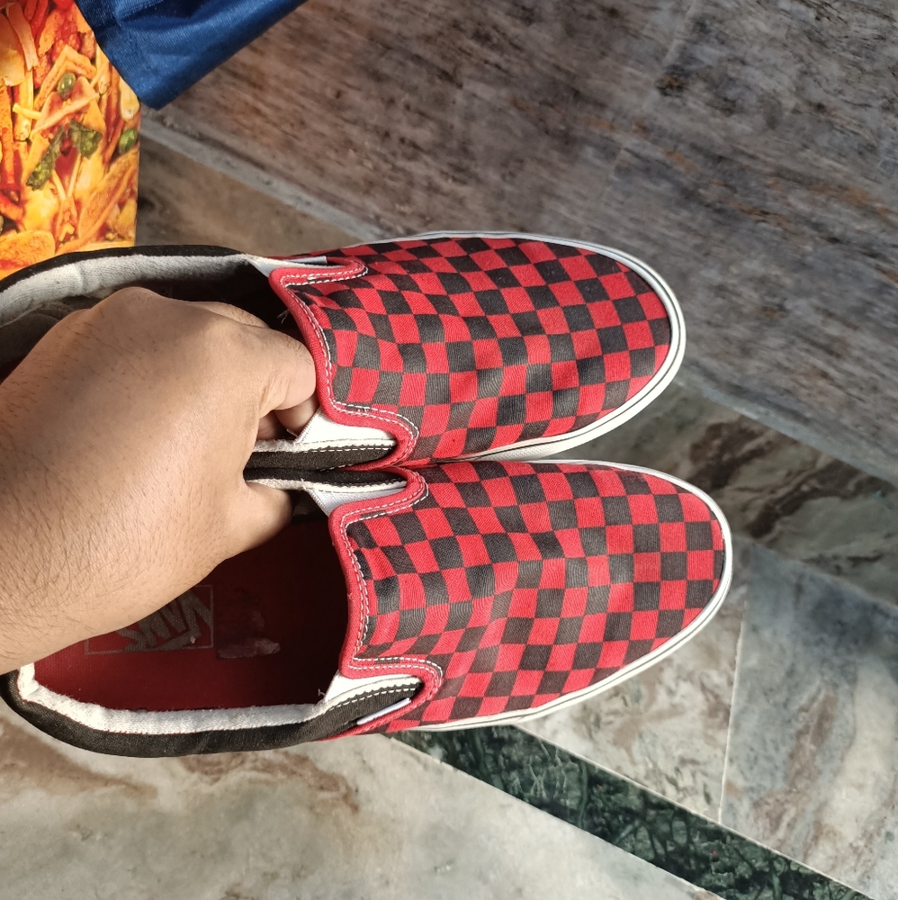 Vans - Picture 1 of 10